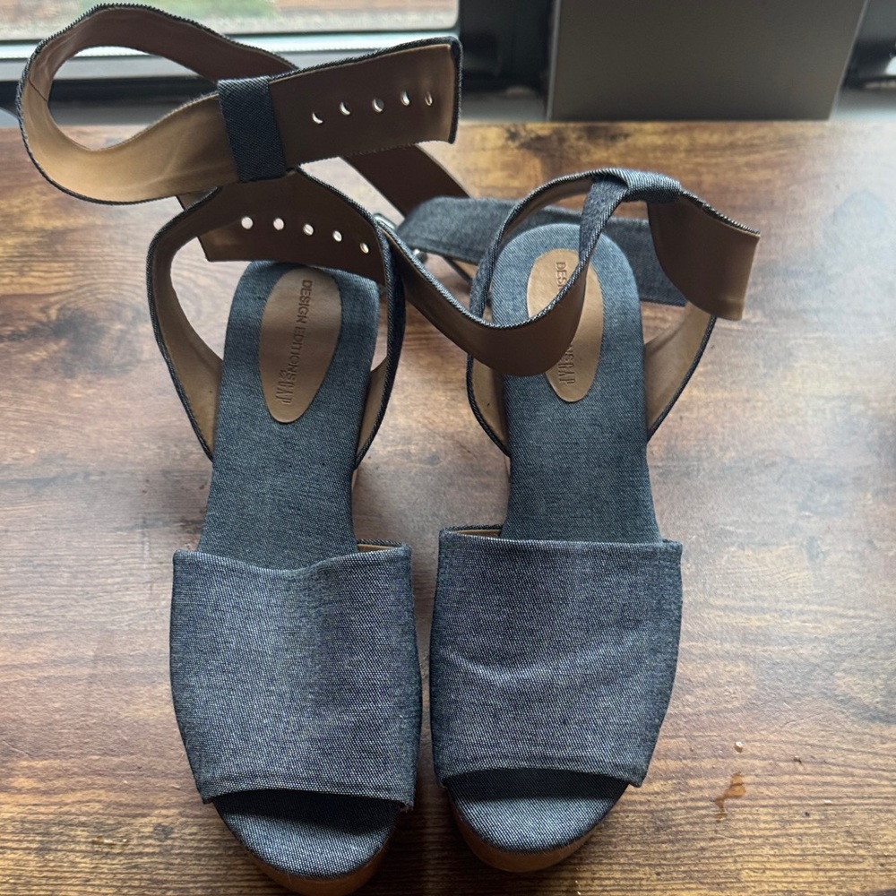 Gray Open-Toe Sandals - Picture 7 of 11